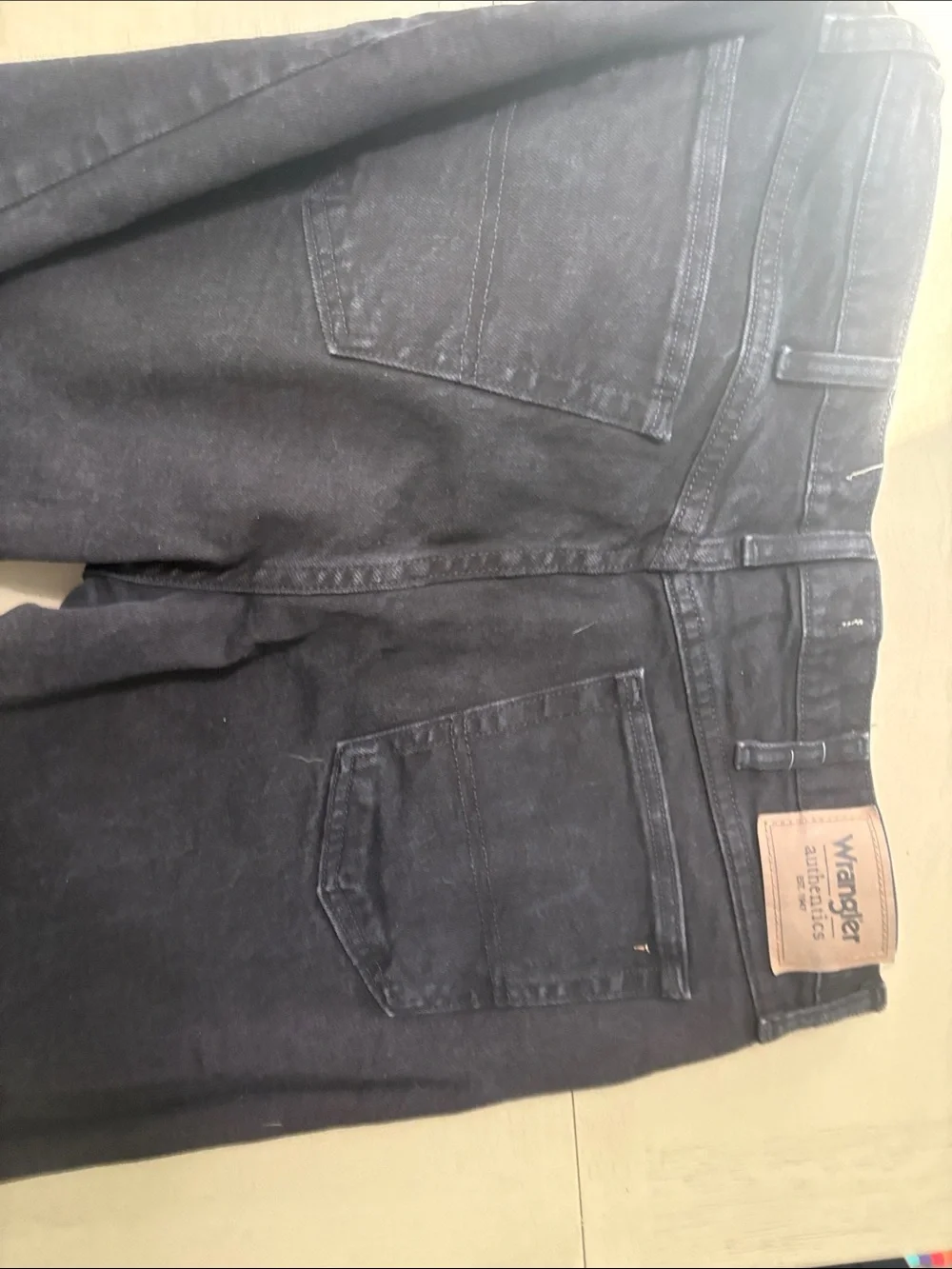 Men's Wrangler Black Straight-Leg Jeans - Classic Everyday Style